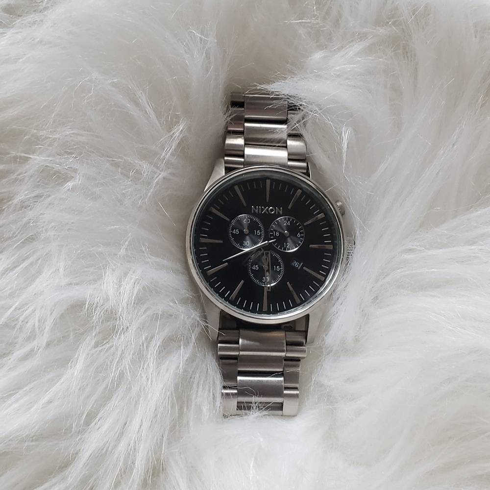 New condition Nixon means watch